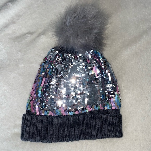 Gap | Kids winter hat with sequins - Picture 2 of 3